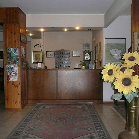 Hotel Darsena 파시냐노술트라시메노 외부 사진