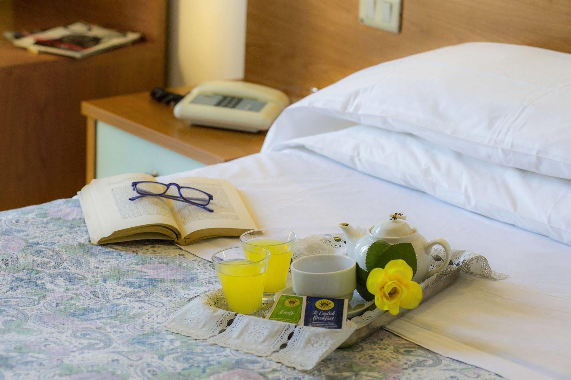 Hotel Darsena 파시냐노술트라시메노 외부 사진
