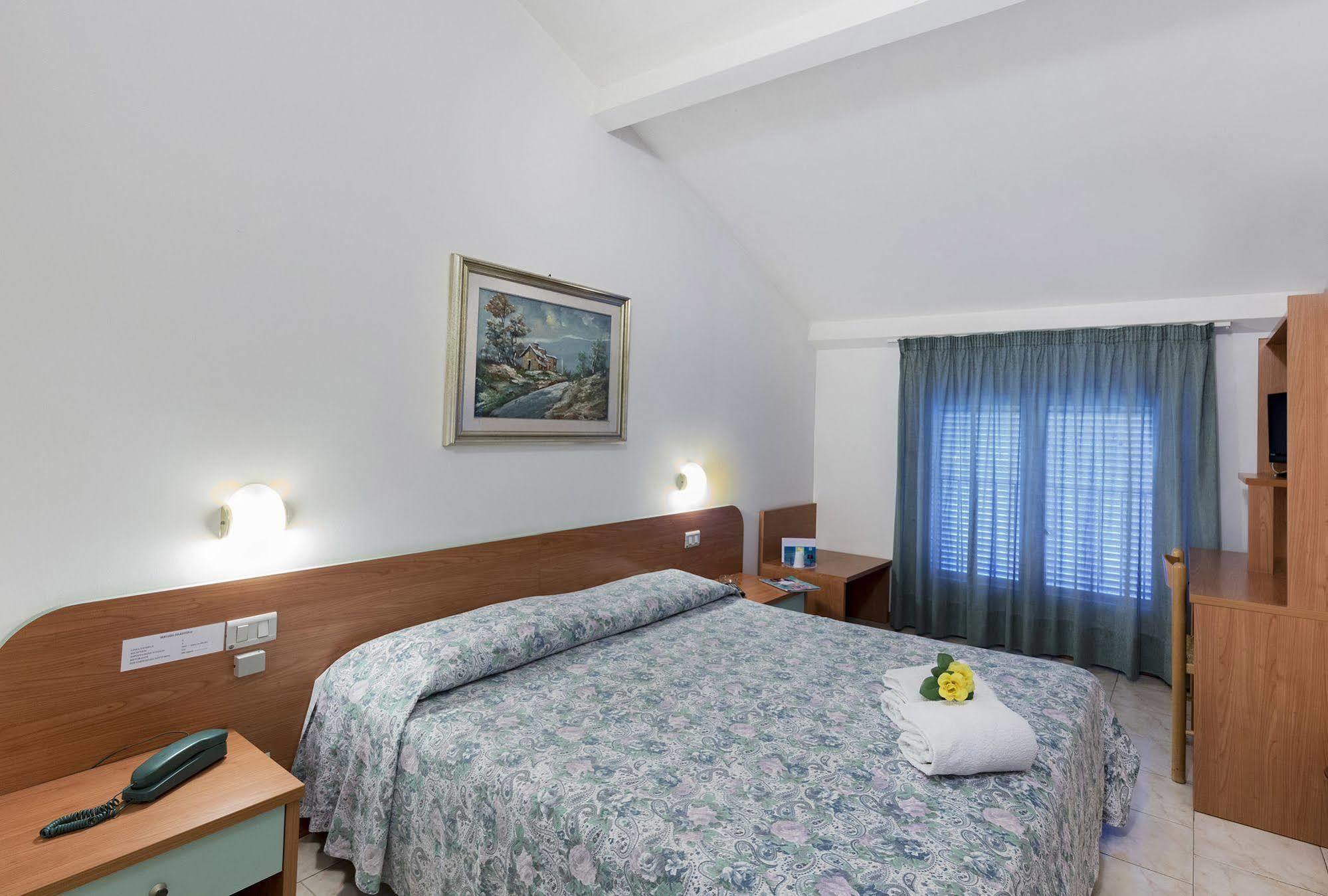 Hotel Darsena 파시냐노술트라시메노 외부 사진